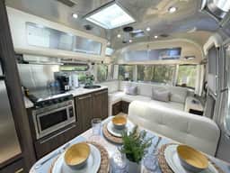 Airstream near Tybee Beach & Downtown Savannah