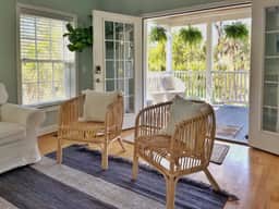 Coastal Home w Spa Midway to Historic Savannah & Tybee Beach