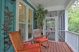 Sweet Cottage and Studio Near Wormsloe Historic Site