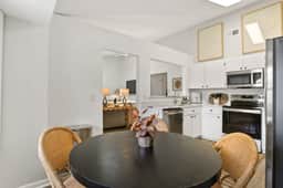 Sweet Cottage - Downtown and Beach - Dogs Welcome