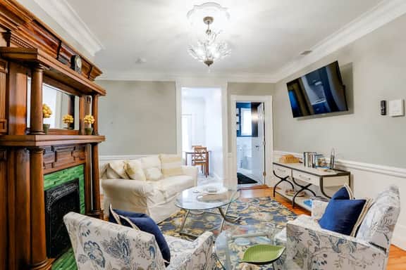 Historic 1BR Apt Steps from River & Dining