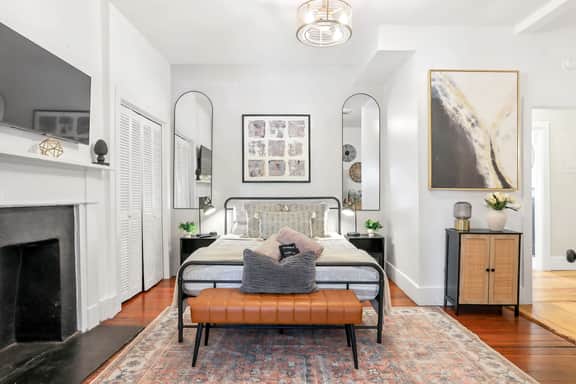 Historic Savannah Parlor Apartment, Walkable