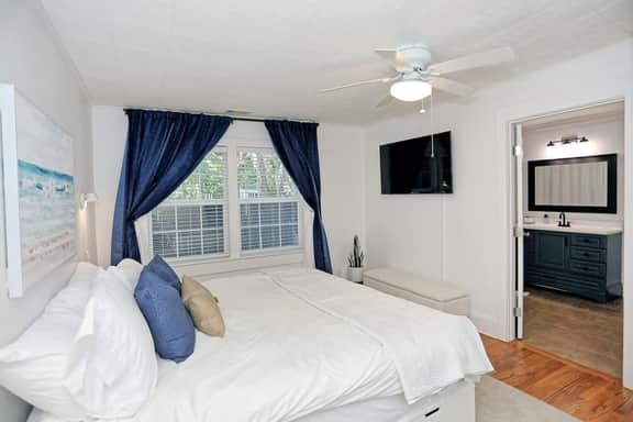Waterfront Bungalow in Thunderbolt near Savannah