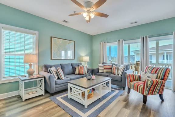 Central Tybee Condo - Walk to Beach & Dining