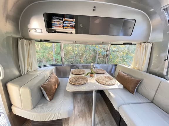 Chic Airstream Glamper Near Tybee & Savannah