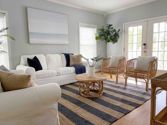 Coastal Home w Spa Midway to Historic Savannah & Tybee Beach
