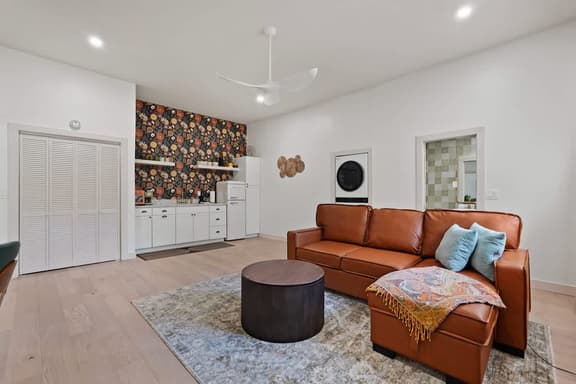 Stylish Coastal Studio Near Tybee & Downtown SAV