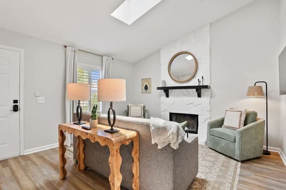 Sweet Cottage - Downtown and Beach - Dogs Welcome
